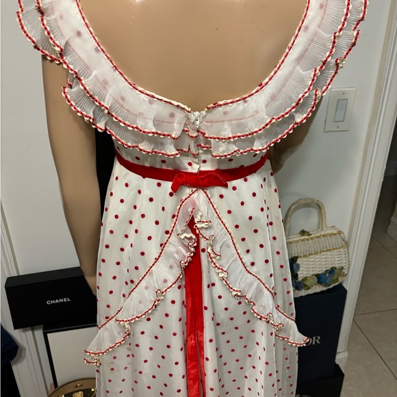 Vintage 1960s white and red polka dots gown with ruffles Size Small - Picture 7 of 12